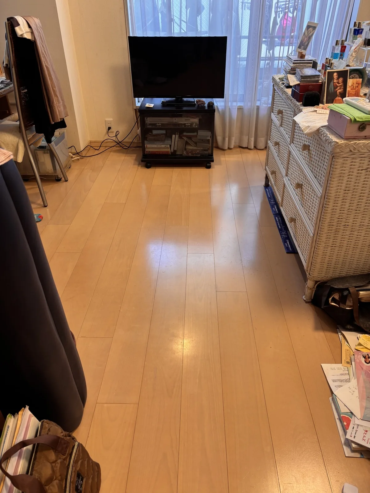 捨て活サポート後、床が見えて動きやすくなった東京のお客様のリビング